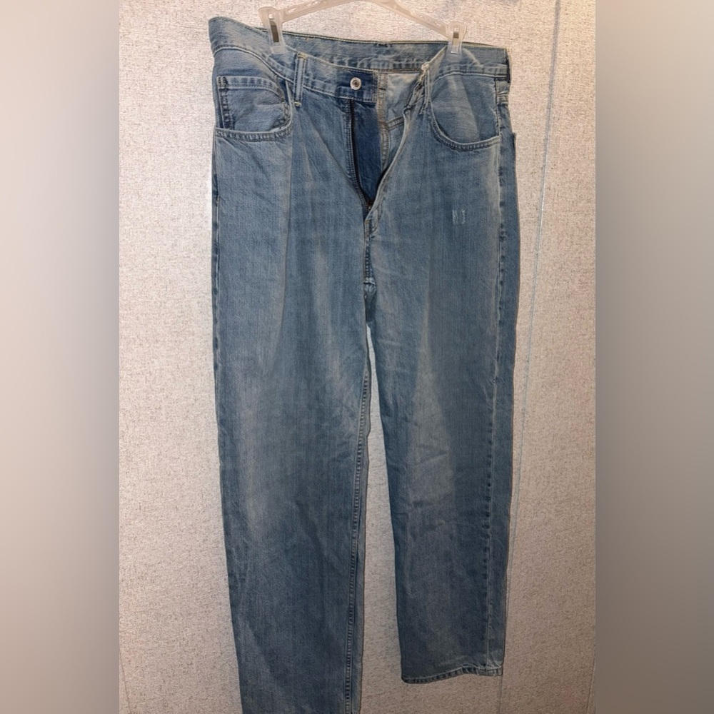 Levi’s Men's Relaxed Fit Light Blue Jeans